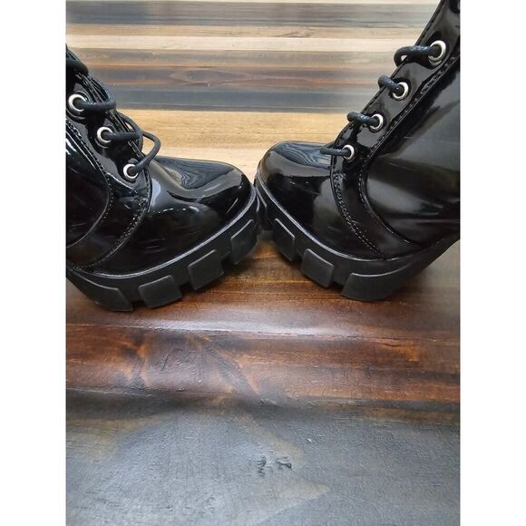 Wild Diva Black Patent Chunky Platform Lace-Up Boots Size 7.5 β Goth Vibes - Picture 7 of 11